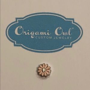 🆕Origami Owl Pink Daisy Charm